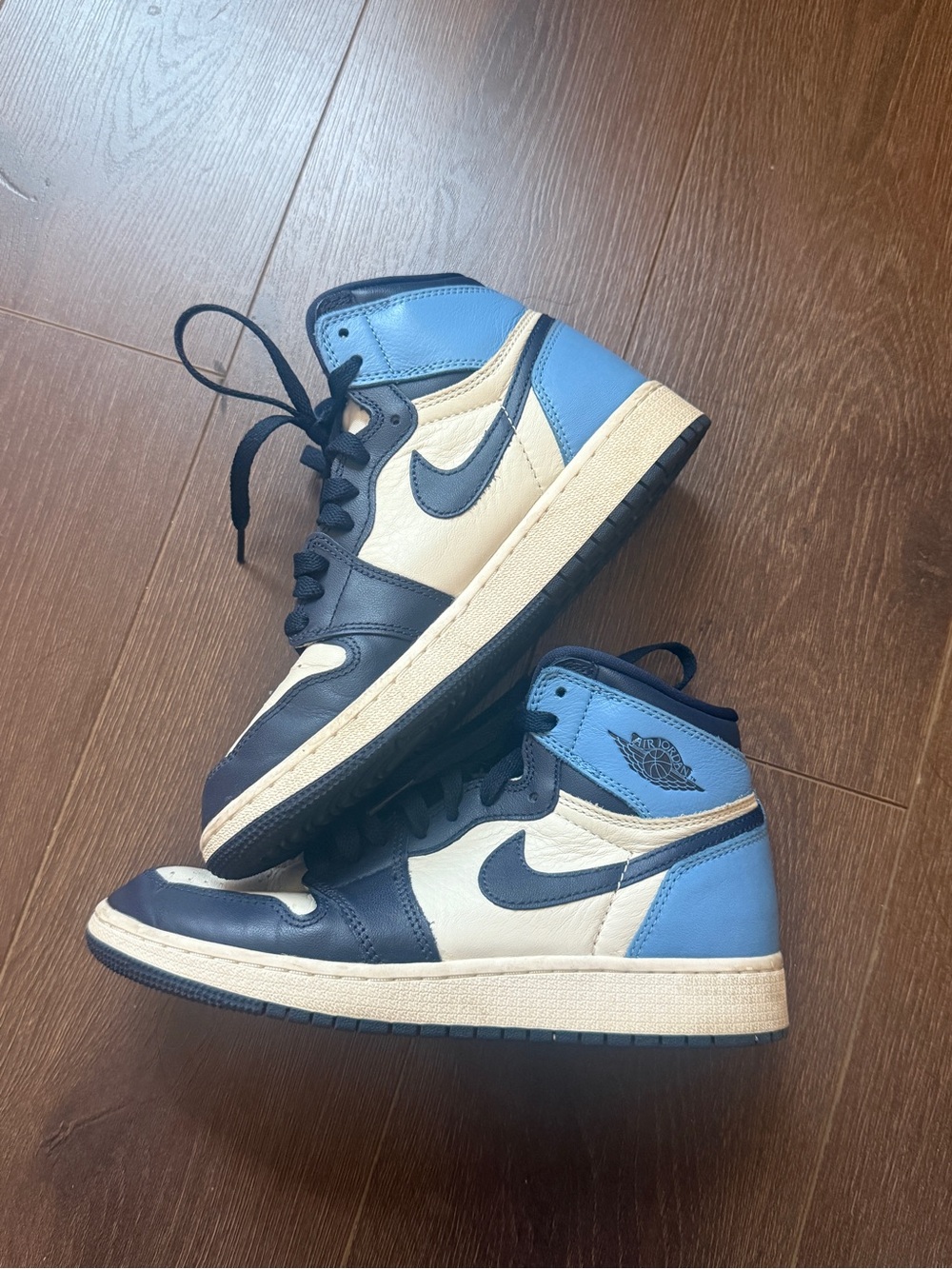 Nike Air Jordan 1 Retro High OG Obsidian UNC 2019 sneakers